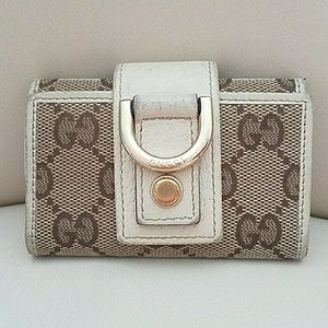 Gucci cream key wallet